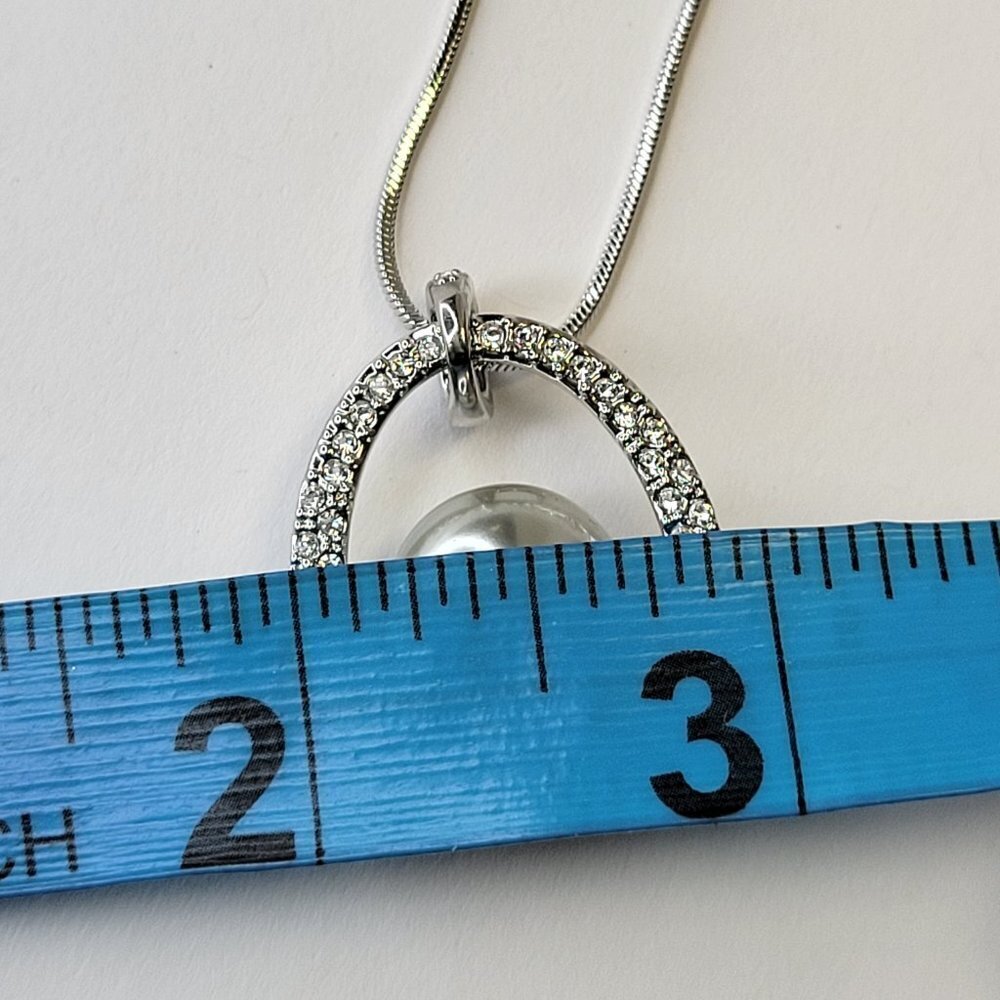 Silver Grey Pearl Pendant Necklace - Picture 4 of 7